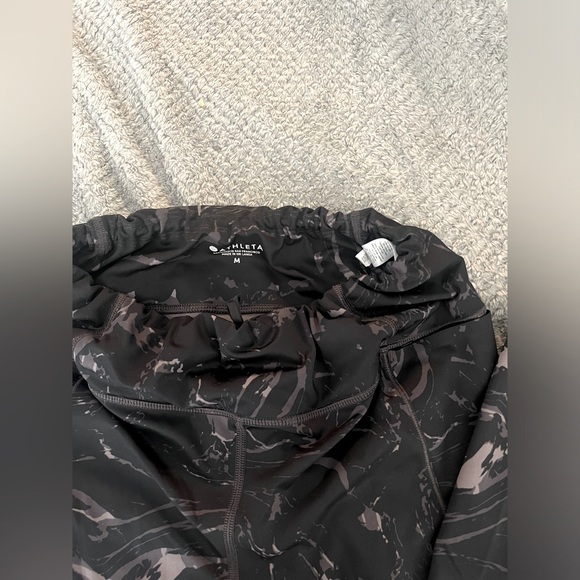 Athleta Ultimate Stash 7/8 tights - Picture 2 of 2